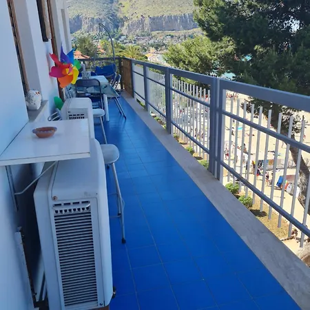 L'eco Del Mare Apartment *